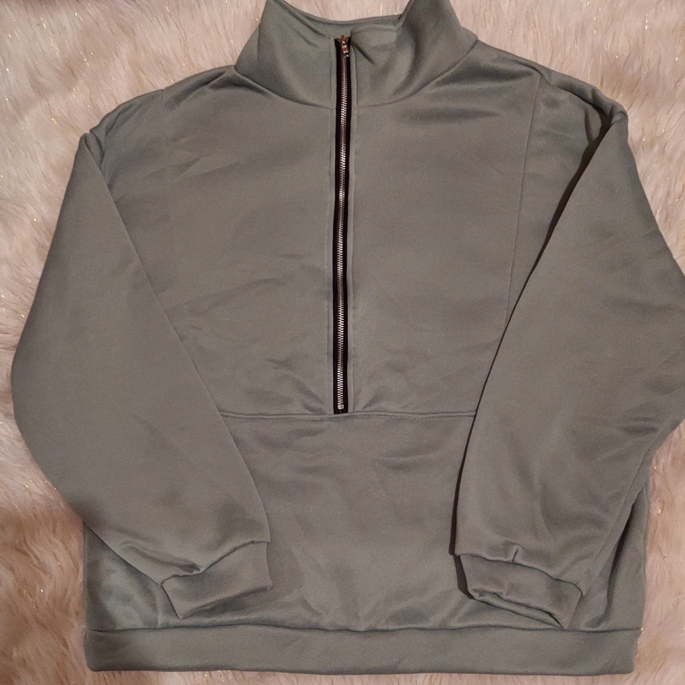 NEW NEVER WORN. Ladies 2 PC fleece set